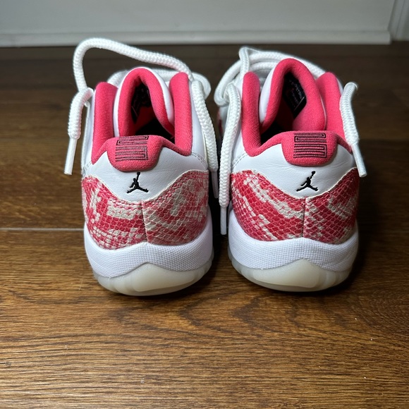 Jordan 11 Retro Low - Picture 2 of 10